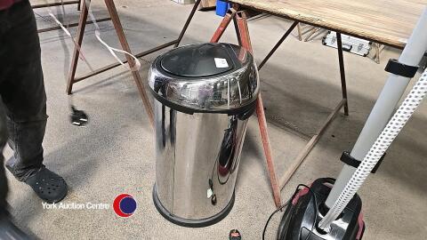 Brabantia kitchen bin