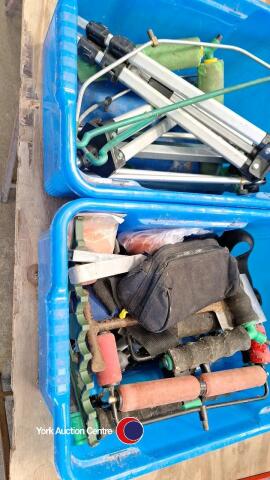 2 x fishing pole rollers