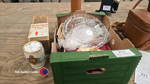 Coronation memorabilia and books. Including George VI coronation beaker