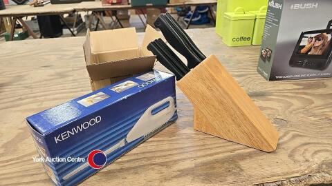 Wooden knife block and electric knife