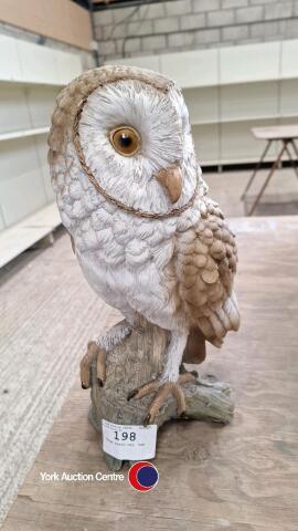 Large resin owl, new