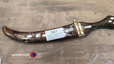 Highly decorated dagger, engraved blade and mother of pearl on scabbard
