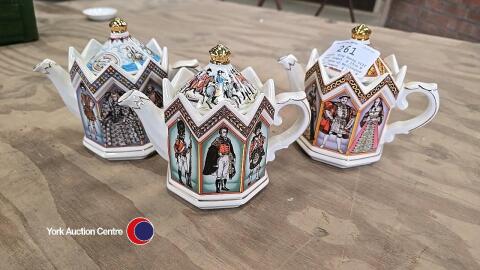Sadler, King Henry VIII, 4440, teapot, H 15cm W 10, Duke of Wellington, 4441, teapot, H 15cm W 10 and Elizabeth I, 4442, teapot, H 15cm W 10