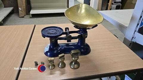 Cast iron/brass vintage kitchen scales with weights