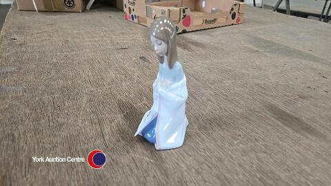 Lladro Virgin Mary, 4671