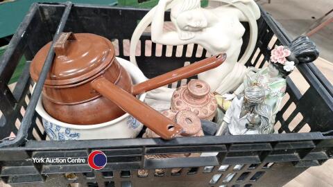 Box of miscellaneous items
