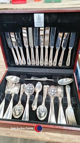 Canteen of silver plated cutlery