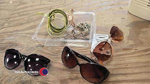 Sunglasses and jewellery