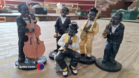 Ceramic band figurines