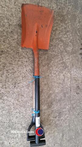 Bundle of garden tools