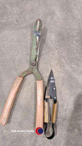 2 x hand shears