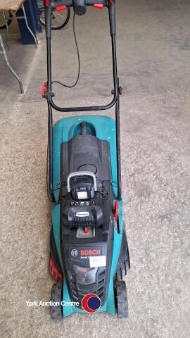 Battery lawnmower