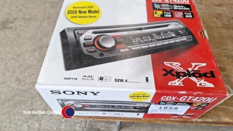 Sony CDX-GT42OU car radio with instructions, boxed