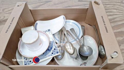 Tray of shipping crockery and cutlery