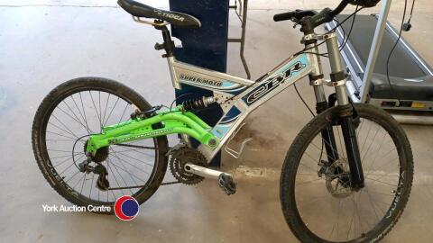 Men's mountain bike