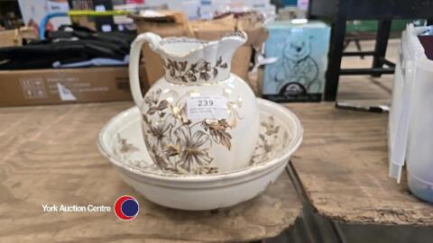 Wash basin and jug, white and gold