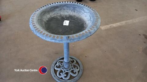 Bird bath
