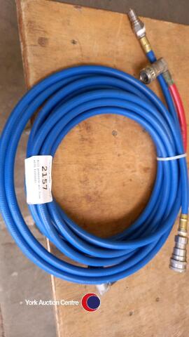 Roll pressure air hose with fittings