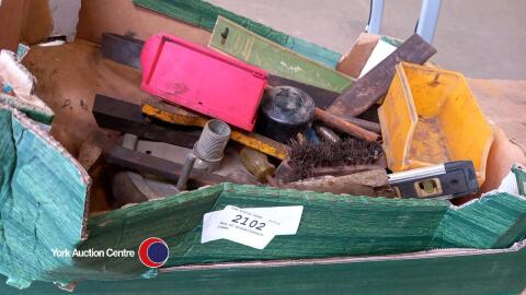 Box of miscellaneous items