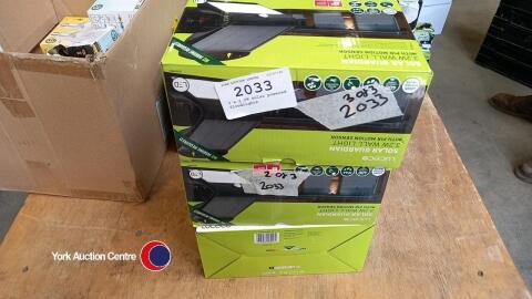 3 x 3.2W solar powered floodlights