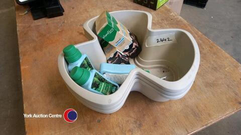 3 x stacking planters, 3 x bottles of soil bacteria and 3 x houseplant food