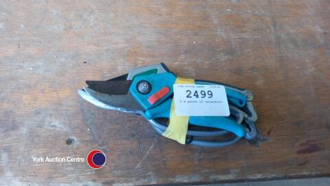 3 x pairs of secateurs