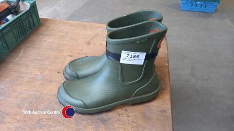 Crocs short wellingtons, (M), size 11