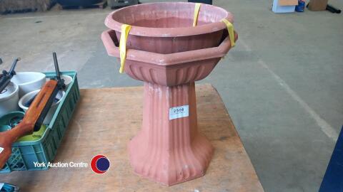 2 x garden planters