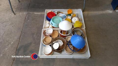 2 x trays of feed pots