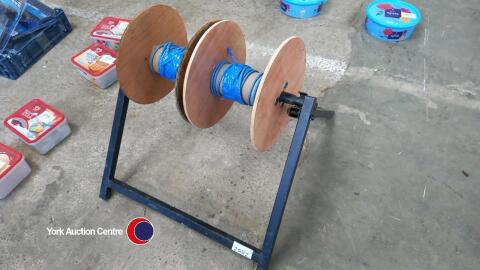 Cable reel dispenser
