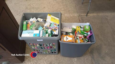 Large quantity of household bulbs