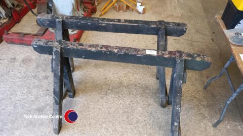 2 x wooden tressels