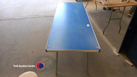 Long pasting or event table very sturdy