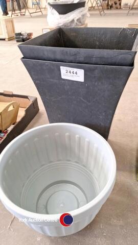 Various large garden planters/tubs.