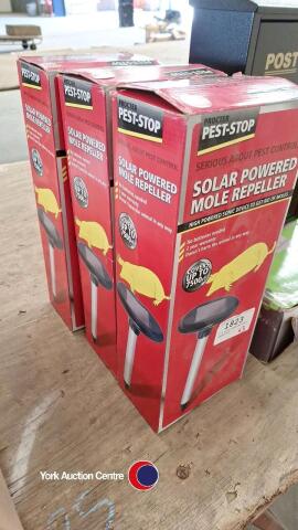 3 x solar powered pest repellers