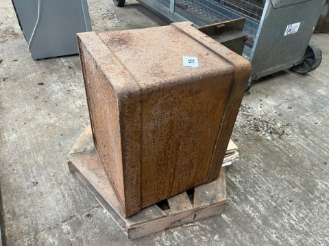 Withy Grove stores safe with key