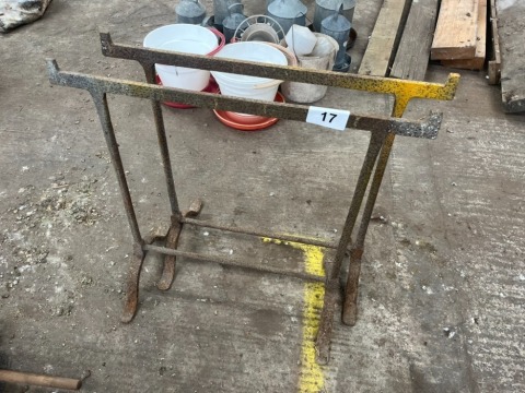 2 x trestles
