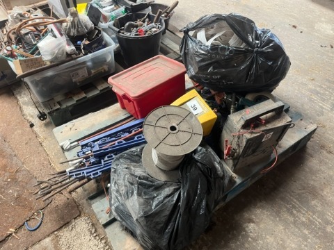 Pallet of miscellaneous fencing