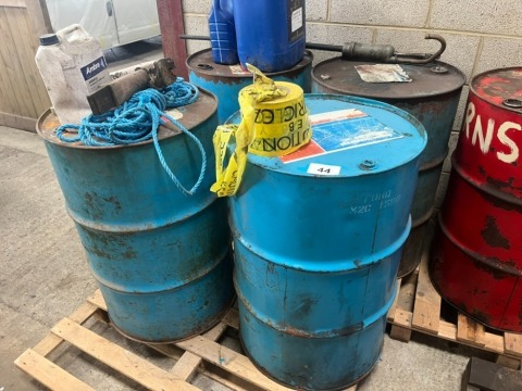 Quantity of oil drums