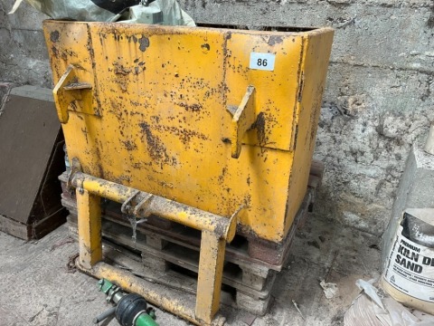 Weight block with mounting frrame